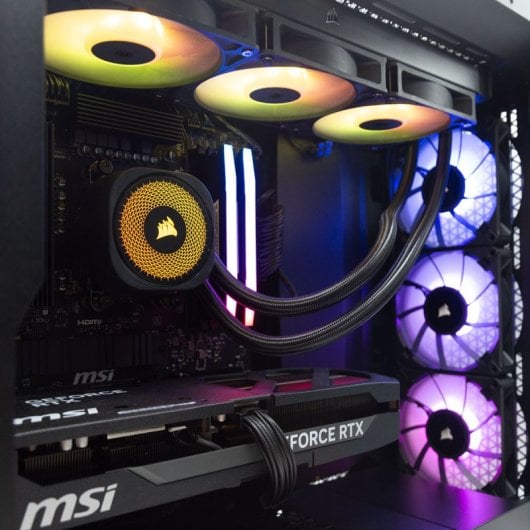 Scheda grafica AMD Ryzen 7 9800X3D / 32 GB / 2 TB SSD / RTX 5080