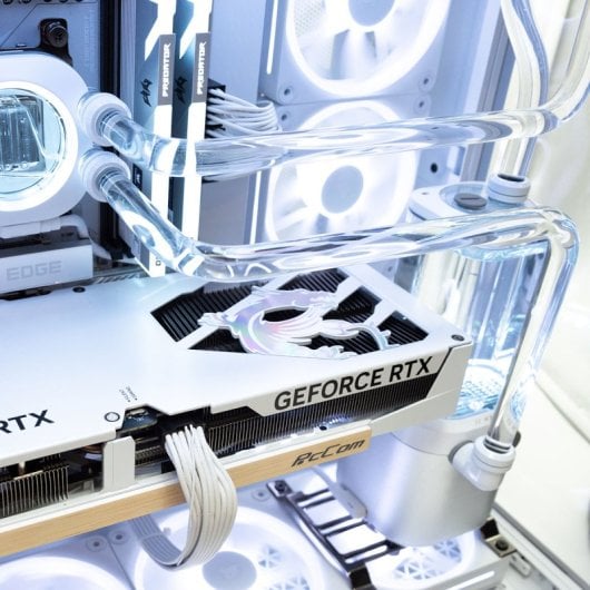 PcCom Custom Ryzen 7 9800X3D / 64GB / 4TB M.2 / RTX 5080 + Windows 11 Pro BAMBOO