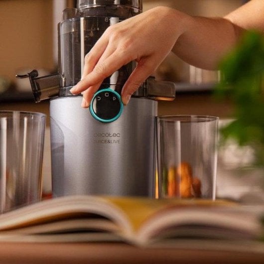 Entsafter Cecotec Juice&Live 1500 Slim 200W Edelstahl, 82mm Einfüllöffnung, Rücklauffunktion