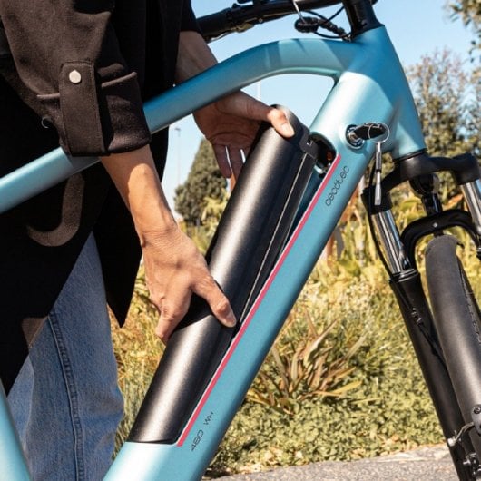 Vélo de ville électrique Cecotec Urban Pro 28 pouces, autonomie de 90 km, bleu