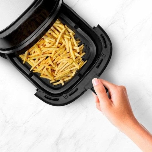 Fritadeira de Ar Ufesa Blackbird 6.5L 1700W com Janela e Luz Interior