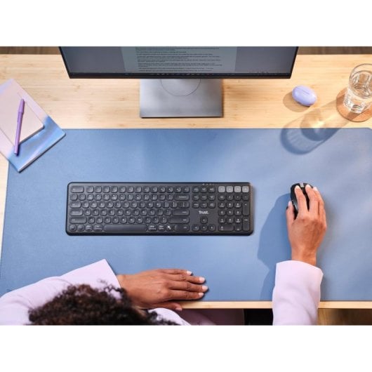 Clavier sans fil Bluetooth rechargeable multi-appareils Trust Vaiya, noir