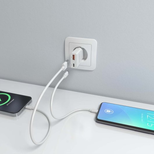 Aisens ASCH-30W2P046-W Cargador GaN Ultra Slim 30W USB-C PD3.0 QC4.0 1xUSB-A QC3.0 Blanco