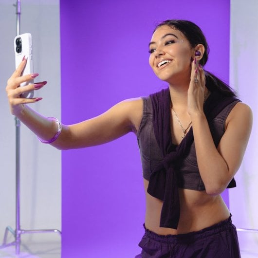 JLab Go Pop ANC Auriculares Bluetooth TWS con Cancelación Activa de Ruido Púrpura Transparente