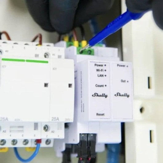 Relais Wi-Fi Shelly Pro 3EM-3CT63 Suivi de l’énergie Connectivité Wi-Fi Ethernet Montage DIN Triphasé
