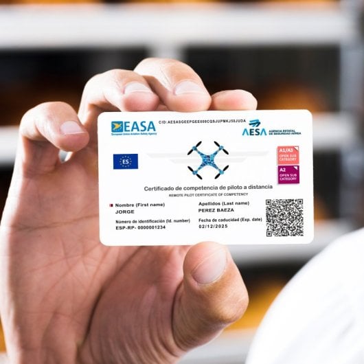Servivant Tarjeta PVC EASA Personalizable Impresión 1 Cara Número Operador + Certificado Dron