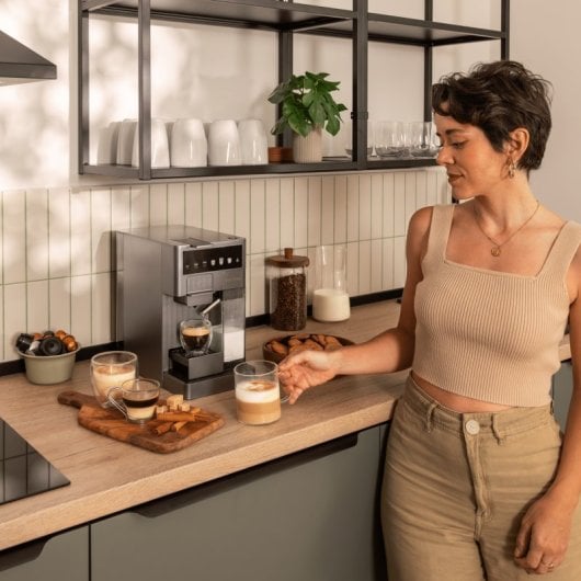 Cecotec FreeStyle Latte Máquina de Café Expresso Depósito De Leite Compacto 4 Em 1 Apta para Café Moído Cinzenta