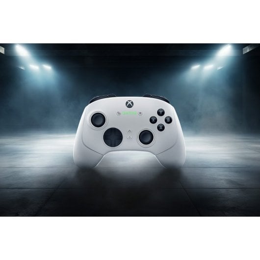 Manette de jeu eSport sans fil Razer Wolverine V3 Pro pour PC/Xbox, blanche