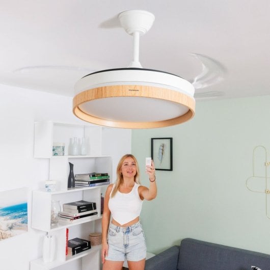 InnovaGoods Woteez Ventilador de Techo con Luz LED y 4 Aspas Retráctiles 72W Blanco