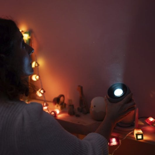 Prixton Matisse LED-Projektor FullHD 1080p 5800 Lumen / 200 ANSI Weiß
