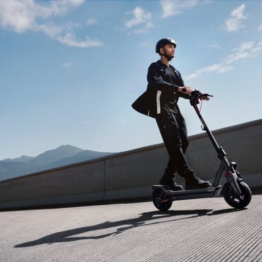 Ninebot MAX G3 E Patinete Eléctrico 2400W 95Km con Suspensiones Hidráulicas y Pantalla TFT Negro