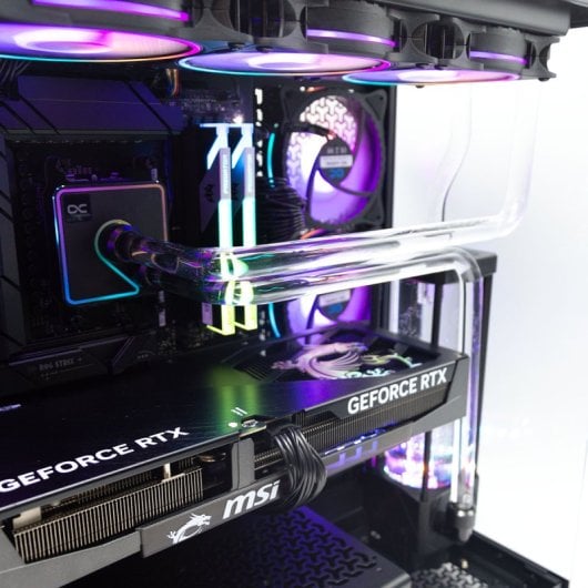 PcCom Custom AMD Ryzen 7 9800X3D / 32GB / 2TB SSD M.2 / RTX 5070 Ti + Windows 11 Pro