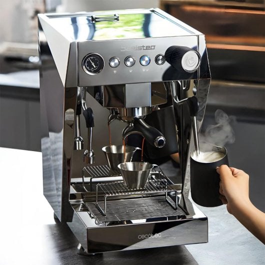 Cafetera Profesional Cecotec Baristeo Brava 2,5 L 15 bares doble caldera 4 vaporizadores