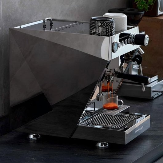 Cafetera Profesional Cecotec Baristeo Brava 2,5 L 15 bares doble caldera 4 vaporizadores