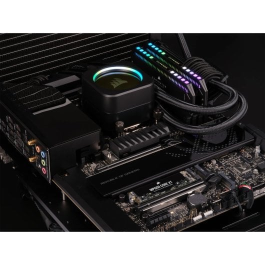 SSD Corsair MP600 CORE XT 1 To 5800 Mo/s M.2 PCIe 4.0 Gen 4 QLC 3D NAND