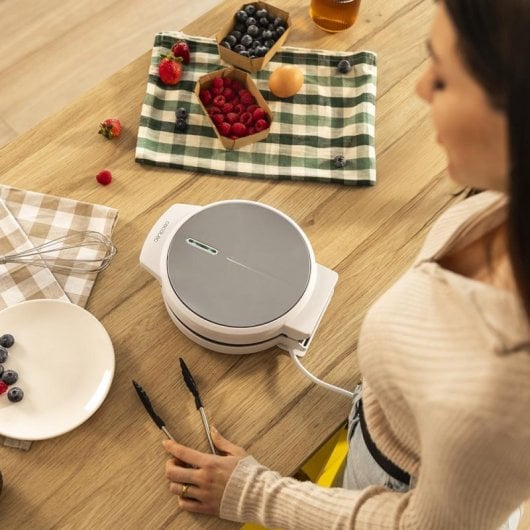 Gaufrier rond Cecotec Fun Gofrestone 1000 W en acier inoxydable avec plaque antiadhésive de 19 cm