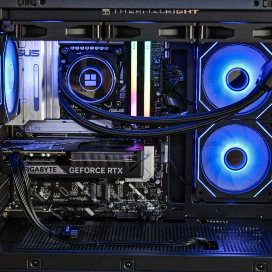 PCM Aeon Atractor Intel Core Ultra 9 285K/32GB/1TB SSD/RTX 5060 Ti 16GB