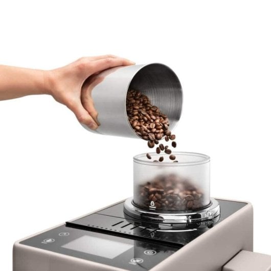 DeLonghi Rivelia Cafetera Superautomática Molinillo 19 Bares Beige + WiZ Enchufe Inteligente WiFi