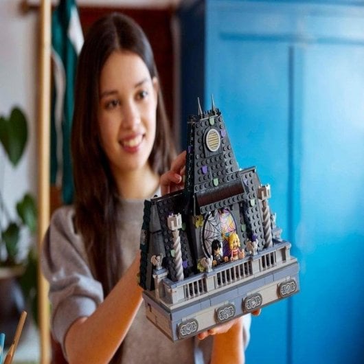 Lego Miércoles Dormitorio de Miércoles y Enid en la Academia Nunca Más, 4 Minipersonajes, +10 Años