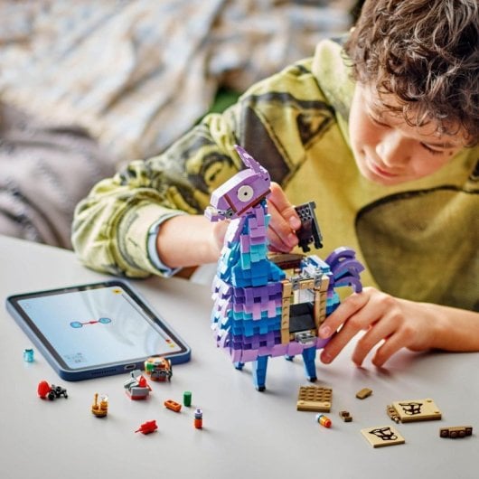 Lego Fortnite Llama de Suministros, Figura Articulada para Gamers de 12+ Años