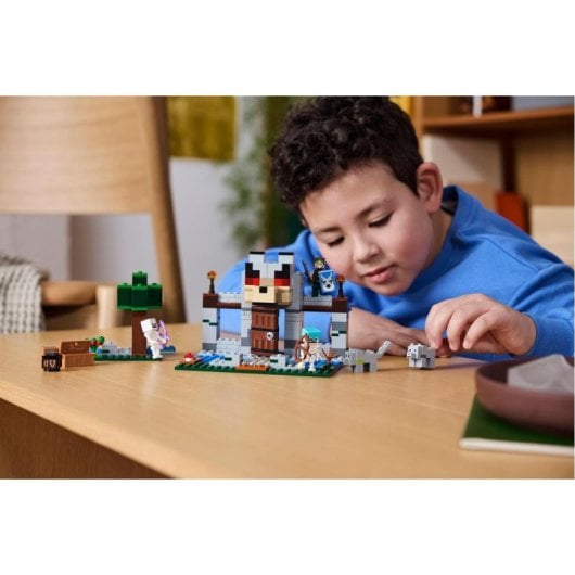 Lego Minecraft Die Wolfsfestung +8 Jahre