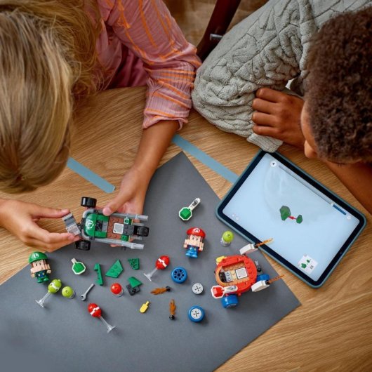 Lego Super Mario Kart: Bebé Mario vs. Bebé Luigi, Juguete de Carreras para Niños 8+ Años