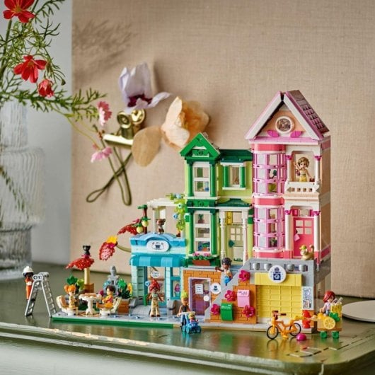 Lego Friends Heartlake City Apartments and Shops, brinquedos com mini bonecas e gatos para maiores de 12 anos