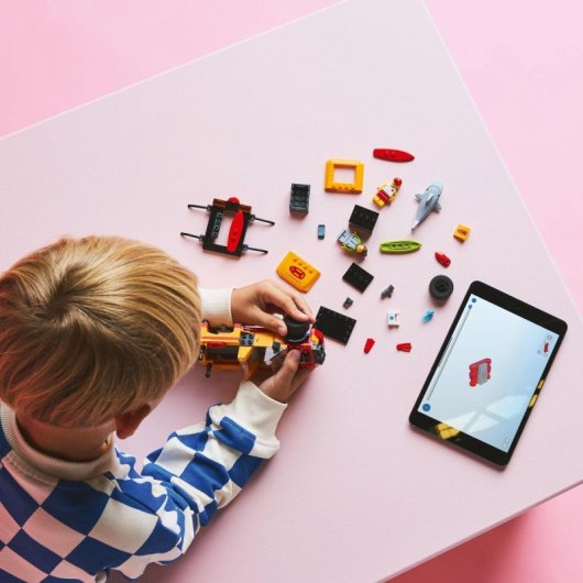 Lego City Furgoneta de Rescate del Socorrista, Furgoneta y Tiburón de Juguete para Niños de 6+ Años