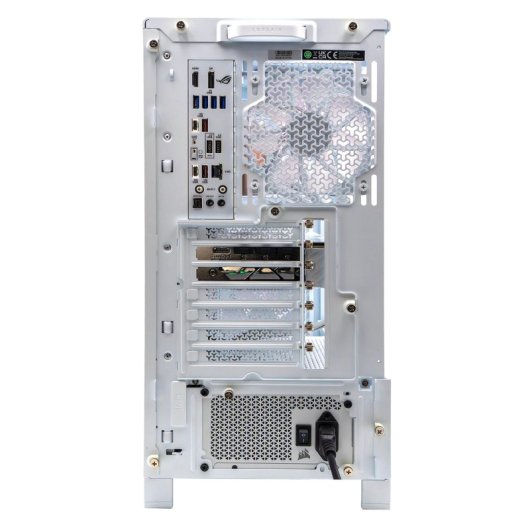Epical-Q Bucaneer-w Silver II AMD Ryzen 7 7800X3D/32GB/2TB SSD/RTX 5080