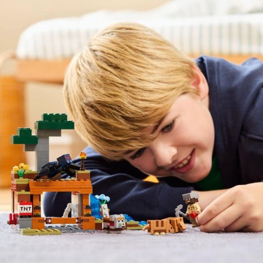 Lego Minecraft La Expedición a la Mina del Armadillo, Figuras de Araña y Lobo para Niños 8+ Años