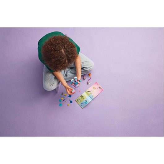 Lego Dreamzzz Izzie y Bunchurro el Conejo Jugón, Figura Articulada y Minifigura para Niños de 7+ Años
