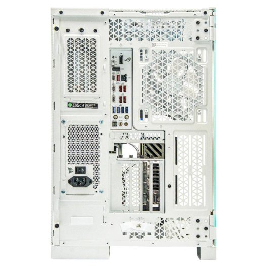 Epical-Q Bucaneer-w Gold II AMD Ryzen 7 9800X3D/64GB/2TB SSD/RTX 5090
