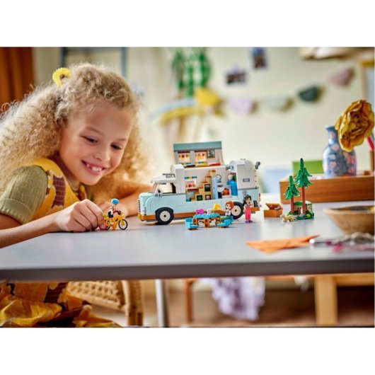 Lego Friends Aventura en la Caravana de la Amistad, Mini Muñecos y Camper 7+ Años