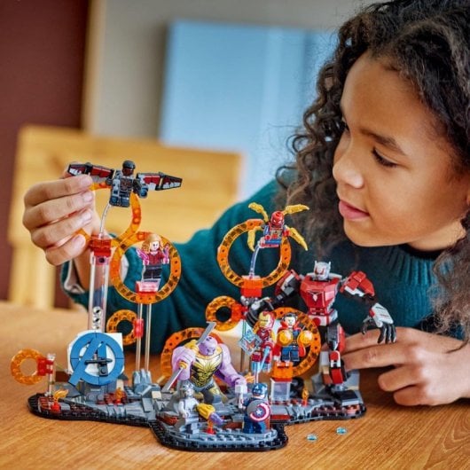 Lego Marvel Batalla Final de Vengadores: Endgame, Set Construible de Superhéroes, 10 Figuras