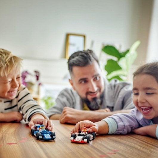 Lego City Coches de F1 Williams Racing y Haas F1, Coches de Carreras con Pilotos para Niños 4+ Años