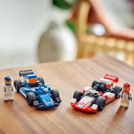 Lego City Coches de F1 Williams Racing y Haas F1, Coches de Carreras con Pilotos para Niños 4+ Años