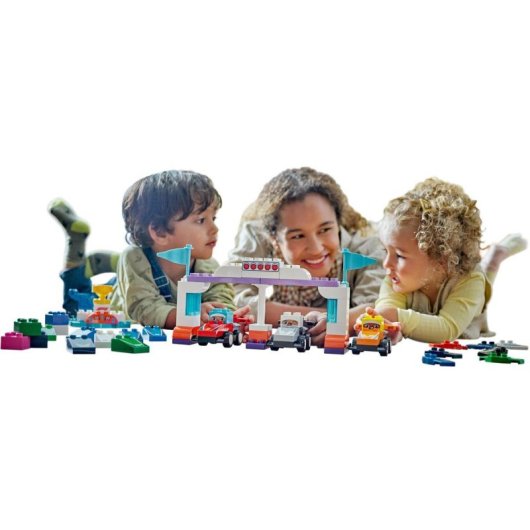 Lego Duplo Coches de Carreras y Pilotos del Equipo de F1, Juguete con Semáforo y Trofeo 2+ Años