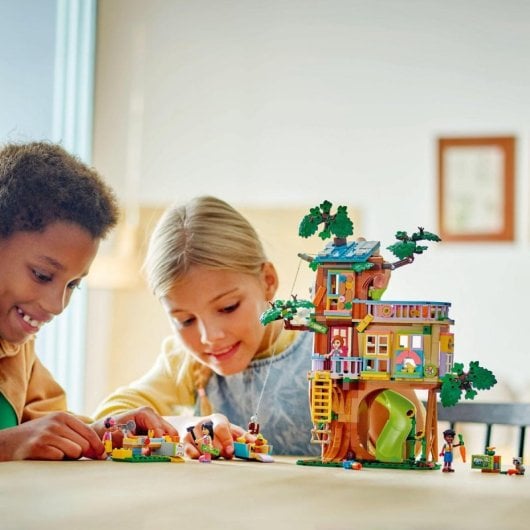 Lego Friends Friends Friendship Treehouse Hangout, brinquedo com mini bonecas e animais, para maiores de 8 anos