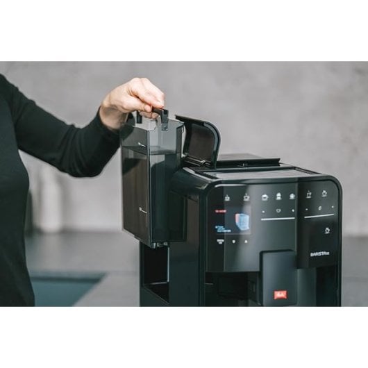 Melitta 270g Halbautomatische Kaffeemaschine, 15 Bar, Doppelmahlwerk, 18 Getränke, Bluetooth, TFT