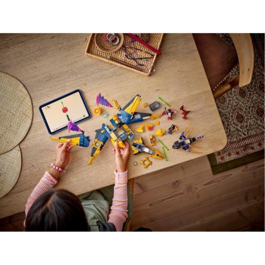 Lego Ninjago Ras e Arin's Super Storm Jet, veículo e minifiguras para crianças a partir dos 8 anos