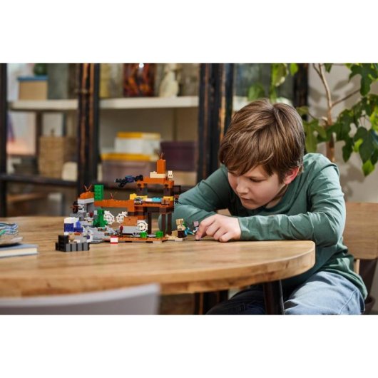 Lego Minecraft El Pozo de Mina de los Páramos para Niños de 8+ Años