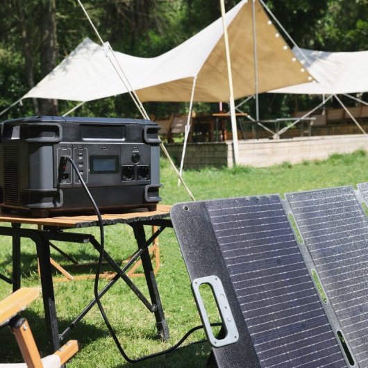 EZVIZ PS1300 Estación de Energía Portátil 1.324Wh 2000W + Ezviz EZPSP200 Panel Solar Portátil 200W