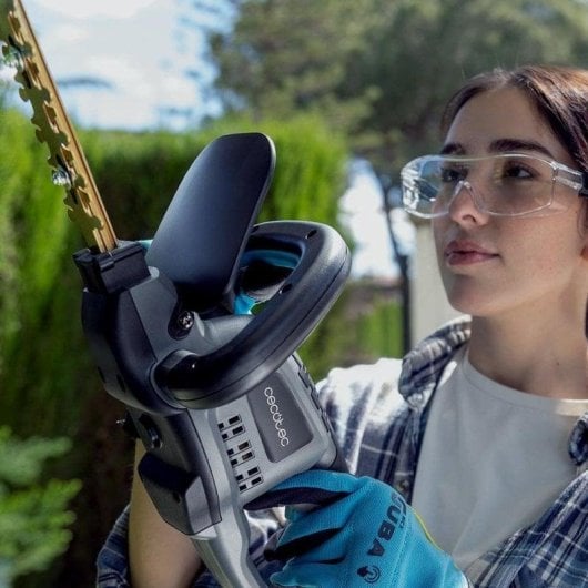 Cortasetos Cecotec TitaniumSword 6100 XL motor brushless batería 21V 61cm titanio