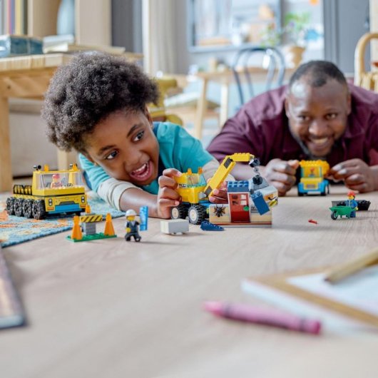 Lego City Camiones de Obra y Grúa con Bola de Demolición para Niños de 4+ Años