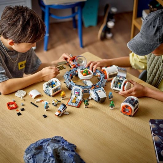 Lego City Estación Espacial Modular para Niños de 7+ Años