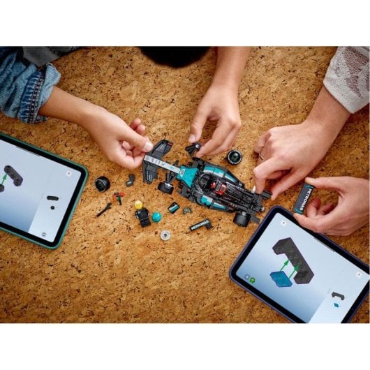 Lego Speed Champions Coche de Carreras Mercedes-AMG F1 W15 y Piloto para Niños de 10+ Años