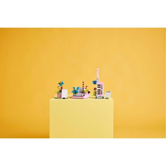 Lego Creator 3en1 Máquina de Escribir con Flores, Teclado Musical y Maceta para Niños de 8+ Años