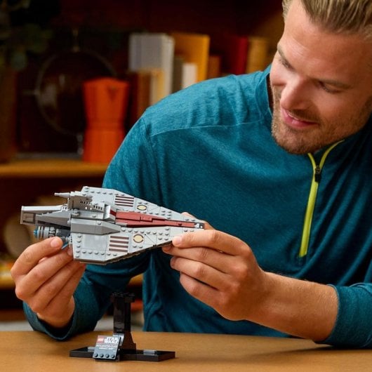 Lego Star Wars Nave de Asalto Clase Acclamator, Maqueta para Adultos de Nave Estelar Coleccionable