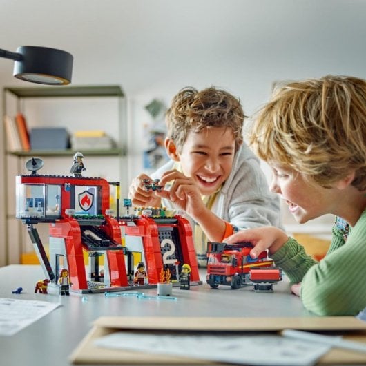 Caserma dei pompieri Lego® con camion dei pompieri