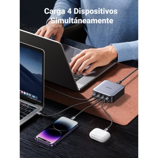 Caricabatterie da tavolo Ugreen Nexode USB-C da 100 W con porte USB-A e 3 porte USB-C